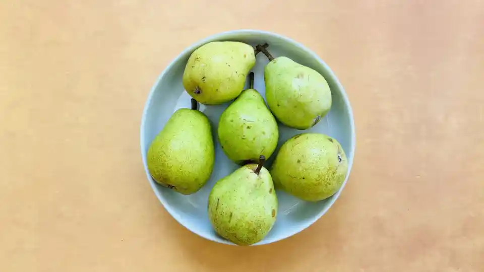 Pears: Green Bartlett