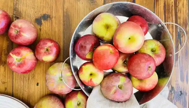 Apples: Saucing